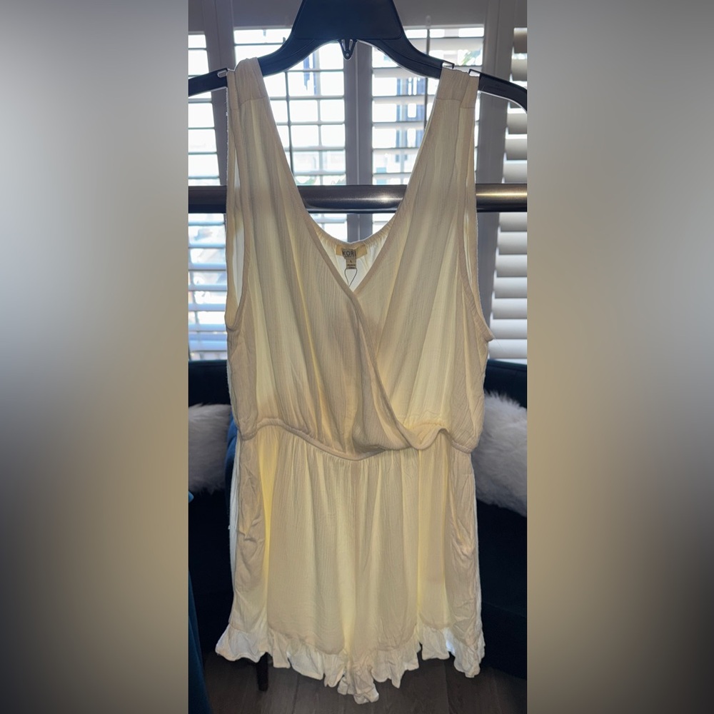 Kori Women's Soft Cream Romper size L NWT